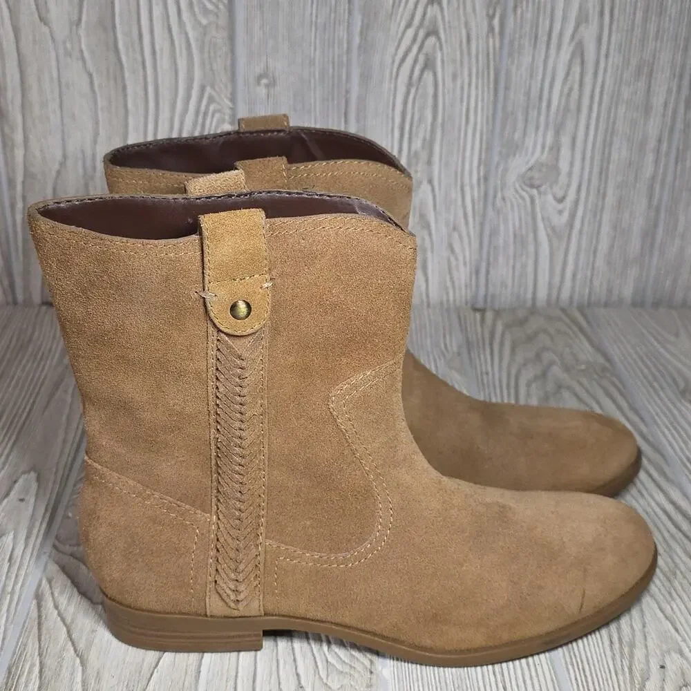 G.H. Bass & Co. Cindy Suede Leather Tan Ankle Boots Womens Size 7.5